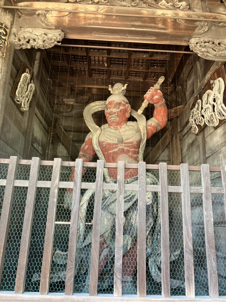 Fierce Niō guardian statue at the Niō Gate of Kasadera Kannon